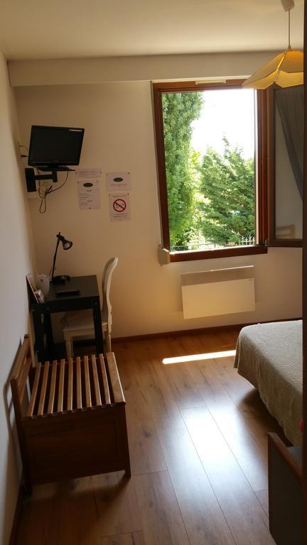 Hotel Le Magiot Montliot-et-Courcelles Zimmer foto