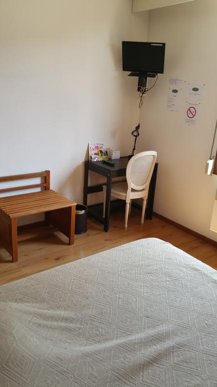 Hotel Le Magiot Montliot-et-Courcelles Zimmer foto