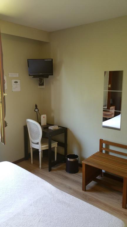 Hotel Le Magiot Montliot-et-Courcelles Zimmer foto