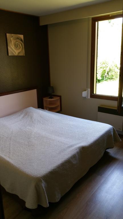 Hotel Le Magiot Montliot-et-Courcelles Zimmer foto