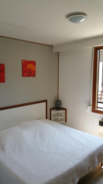 Hotel Le Magiot Montliot-et-Courcelles Zimmer foto
