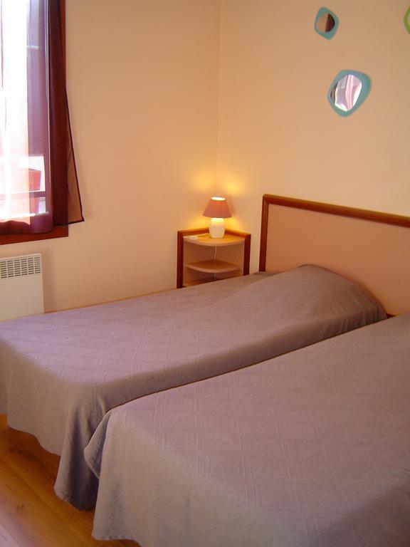 Hotel Le Magiot Montliot-et-Courcelles Zimmer foto